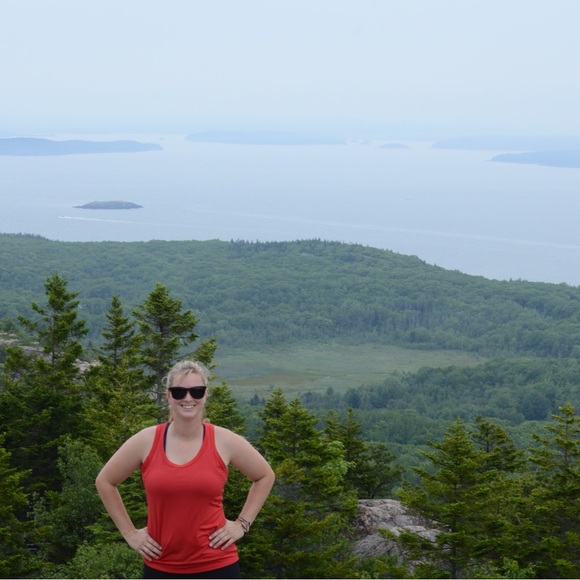 Meet your Posher, Meaghan - Picture 3 of 4